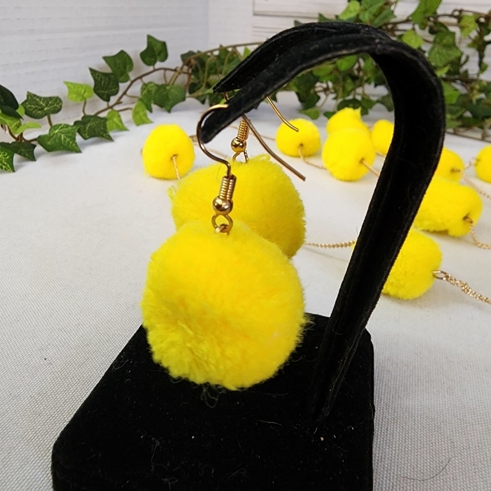Lemon Yellow Color Pompom on Gold Chain Necklace Earrings Set - Picture 4 of 10